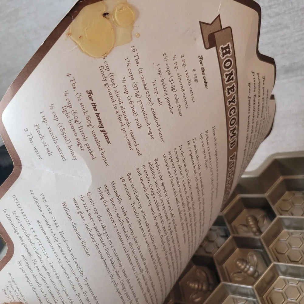 Nordic Ware Pull‎ Apart Beehive Bee Hive Honeycomb Cake Pan Williams Sonoma NEW